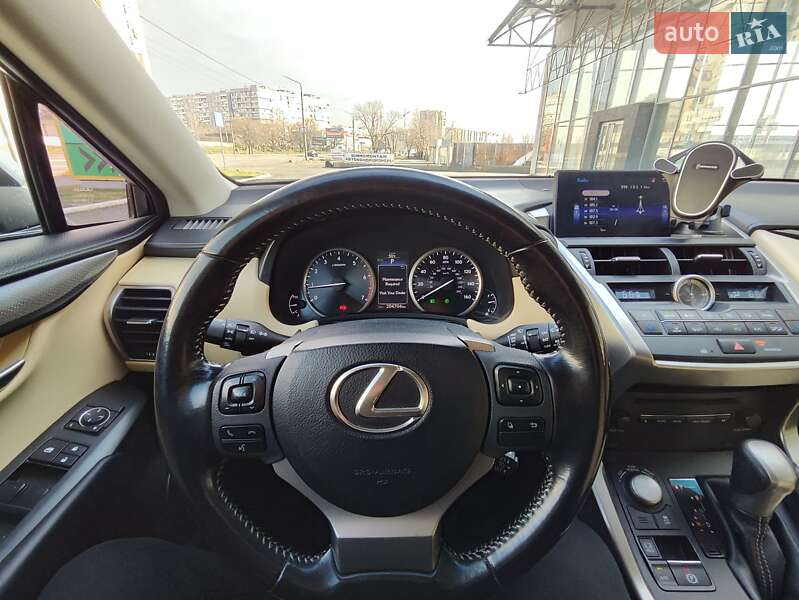 Внедорожник / Кроссовер Lexus NX 2016 в Запорожье