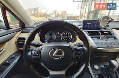 Внедорожник / Кроссовер Lexus NX 2016 в 