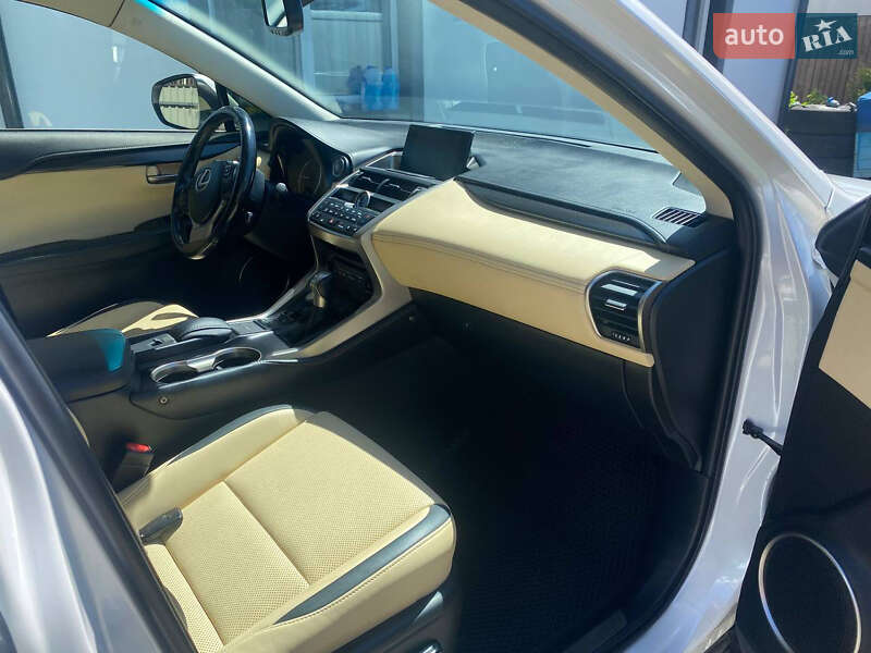 Внедорожник / Кроссовер Lexus NX 2017 в Киеве