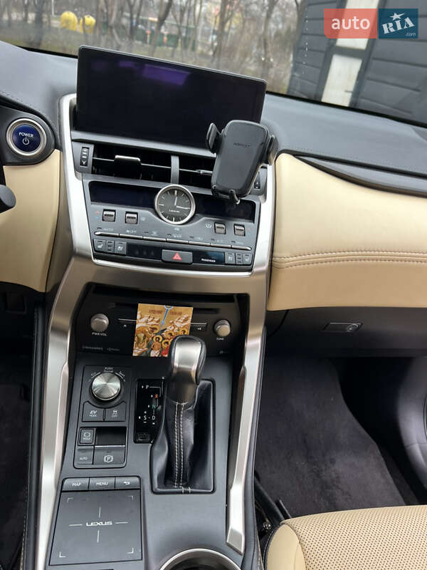 Внедорожник / Кроссовер Lexus NX 2018 в Львове