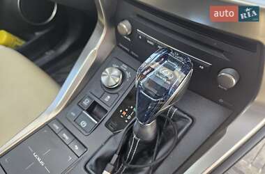 Внедорожник / Кроссовер Lexus NX 2018 в 
