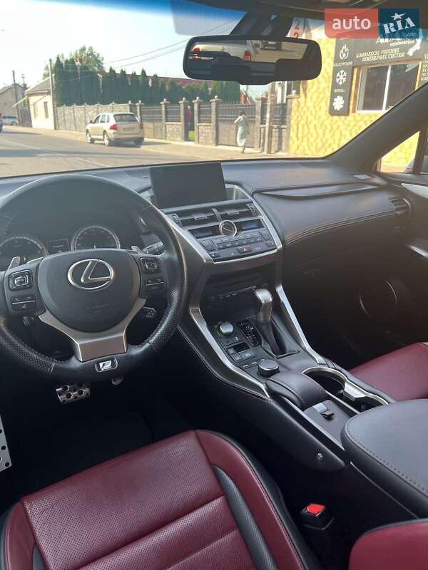 Внедорожник / Кроссовер Lexus NX 2016 в Виноградове