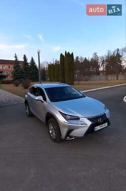 Позашляховик / Кросовер Lexus NX 2017 в Києві