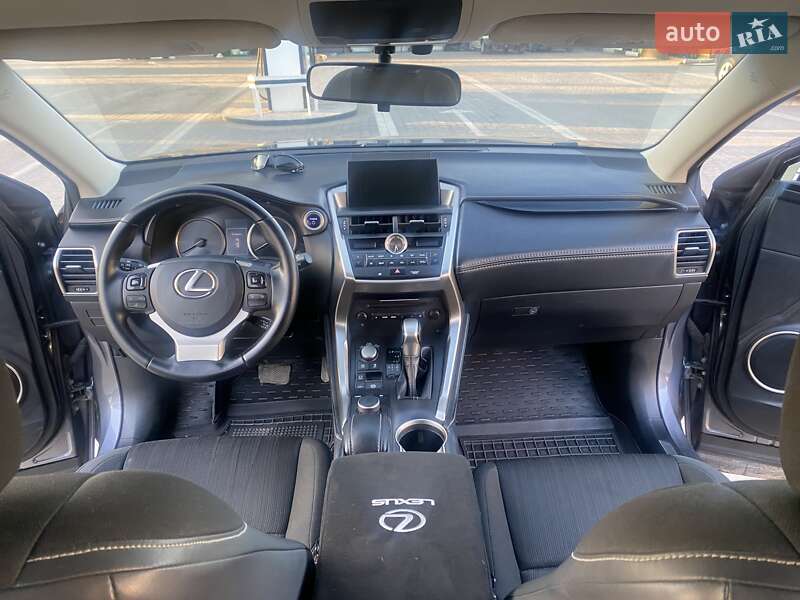 Внедорожник / Кроссовер Lexus NX 2016 в Тернополе