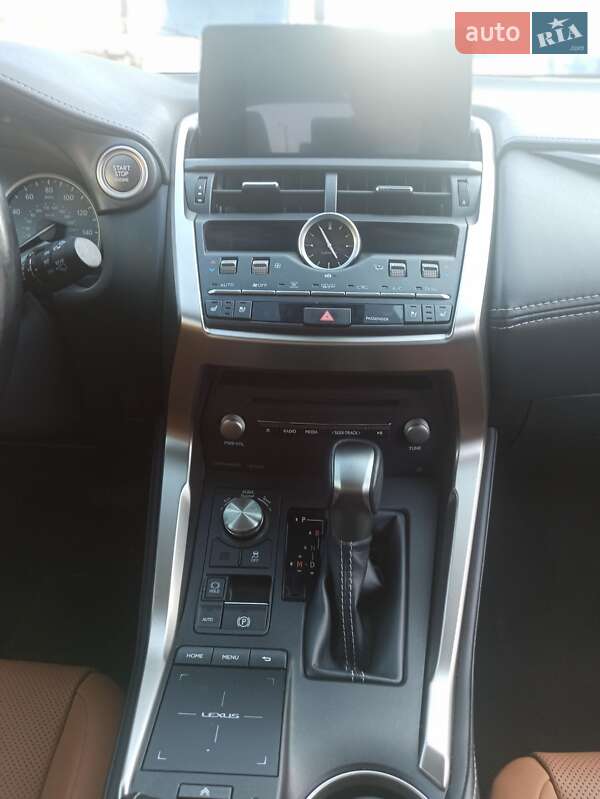 Позашляховик / Кросовер Lexus NX 2019 в Києві