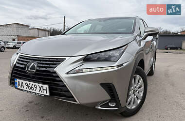 Позашляховик / Кросовер Lexus NX 2017 в 
