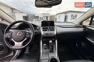 Позашляховик / Кросовер Lexus NX 2017 в 