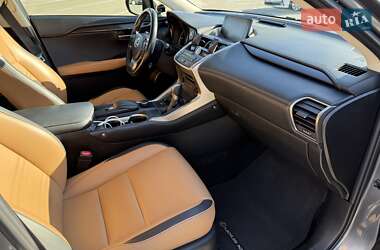 Позашляховик / Кросовер Lexus NX 2017 в 