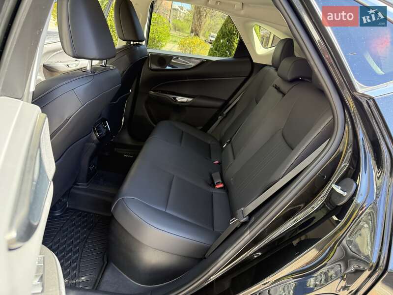 Внедорожник / Кроссовер Lexus NX 2022 в Киеве