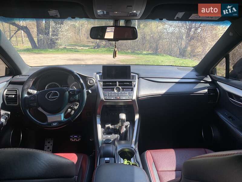 Внедорожник / Кроссовер Lexus NX 2016 в Виннице