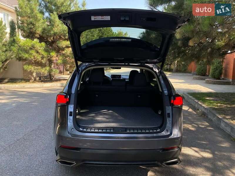 Внедорожник / Кроссовер Lexus NX 2019 в Львове