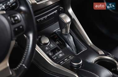 Позашляховик / Кросовер Lexus NX 2016 в 
