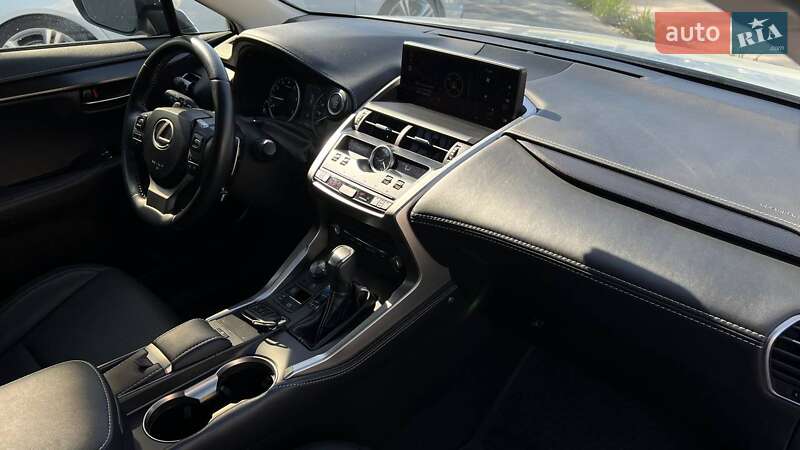 Внедорожник / Кроссовер Lexus NX 2018 в Львове