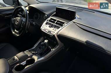 Внедорожник / Кроссовер Lexus NX 2018 в 