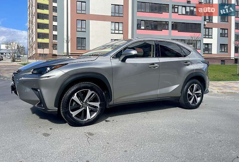 Позашляховик / Кросовер Lexus NX 2017 в Києві