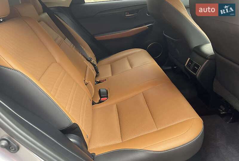 Позашляховик / Кросовер Lexus NX 2017 в Києві