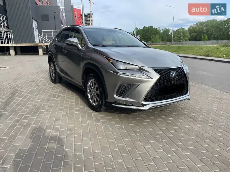 Lexus NX 2021