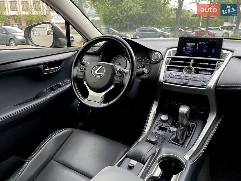 Позашляховик / Кросовер Lexus NX 2017 в Києві