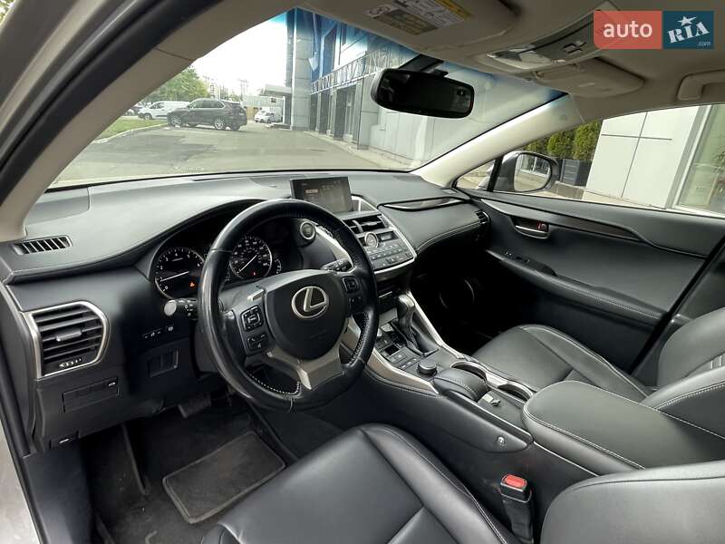 Позашляховик / Кросовер Lexus NX 2017 в Києві