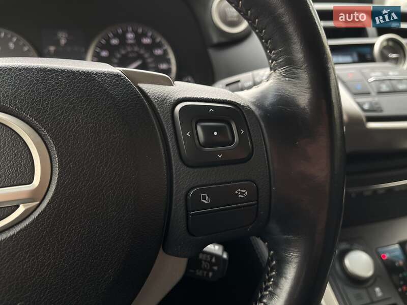 Позашляховик / Кросовер Lexus NX 2017 в Києві