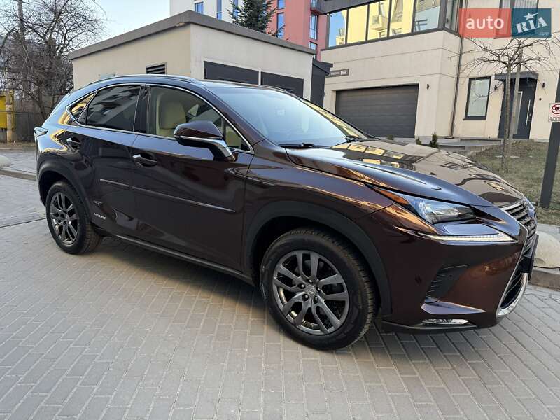 Внедорожник / Кроссовер Lexus NX 2016 в Львове