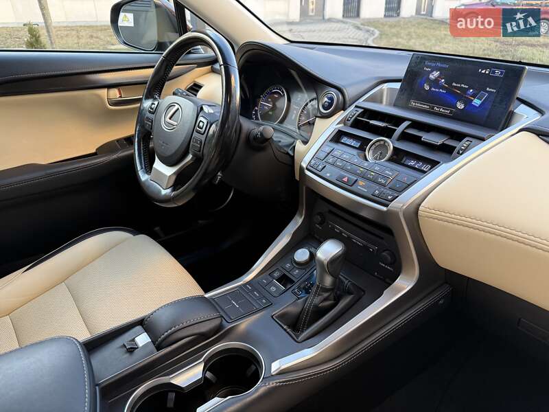 Внедорожник / Кроссовер Lexus NX 2016 в Львове