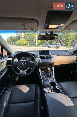 Внедорожник / Кроссовер Lexus NX 2015 в 