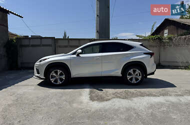 Внедорожник / Кроссовер Lexus NX 2016 в 