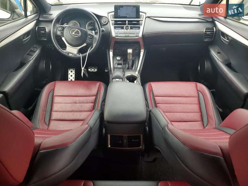Позашляховик / Кросовер Lexus NX 2017 в Івано-Франківську
