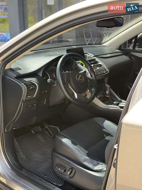 Внедорожник / Кроссовер Lexus NX 2014 в Львове