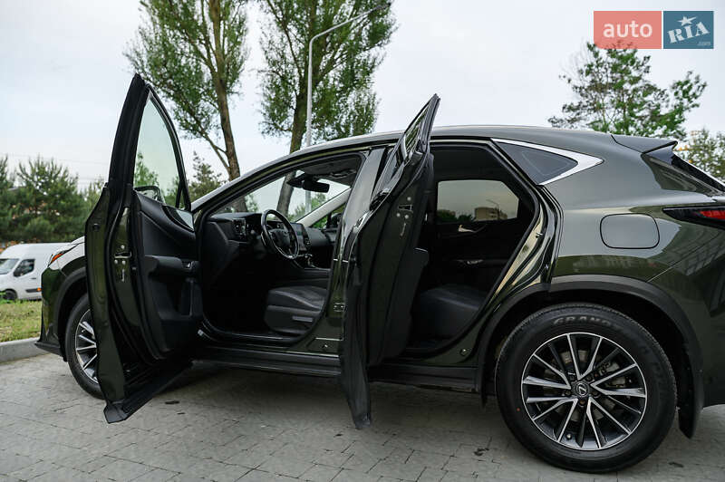 Внедорожник / Кроссовер Lexus NX 2022 в Новояворовске