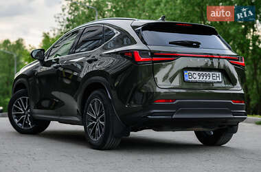 Внедорожник / Кроссовер Lexus NX 2022 в 