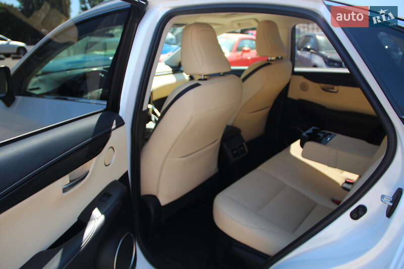 Внедорожник / Кроссовер Lexus NX 2015 в Одессе