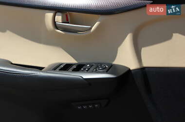 Позашляховик / Кросовер Lexus NX 2015 в 