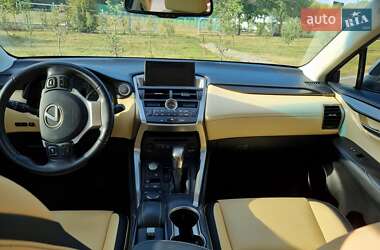 Внедорожник / Кроссовер Lexus NX 2015 в 