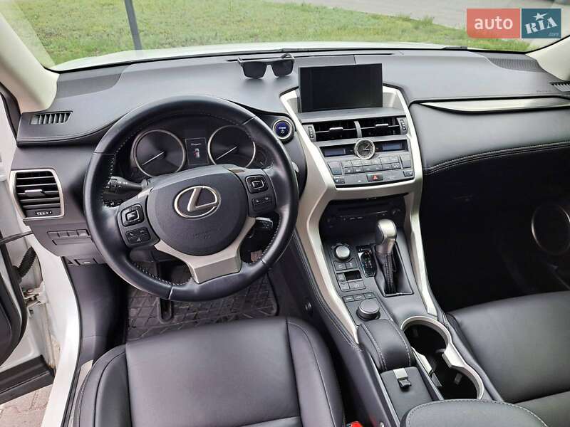 Позашляховик / Кросовер Lexus NX 2017 в Дніпрі