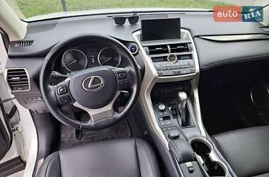 Позашляховик / Кросовер Lexus NX 2017 в 