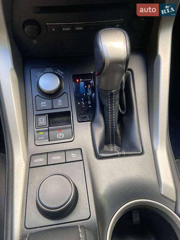 Позашляховик / Кросовер Lexus NX 2017 в Дніпрі