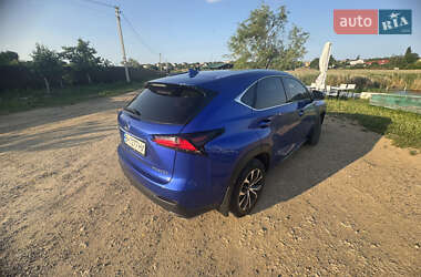 Позашляховик / Кросовер Lexus NX 2015 в 