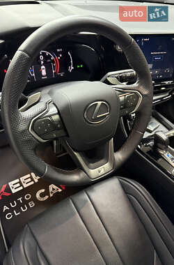Внедорожник / Кроссовер Lexus NX 2022 в 