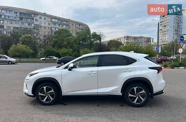 Внедорожник / Кроссовер Lexus NX 2020 в 