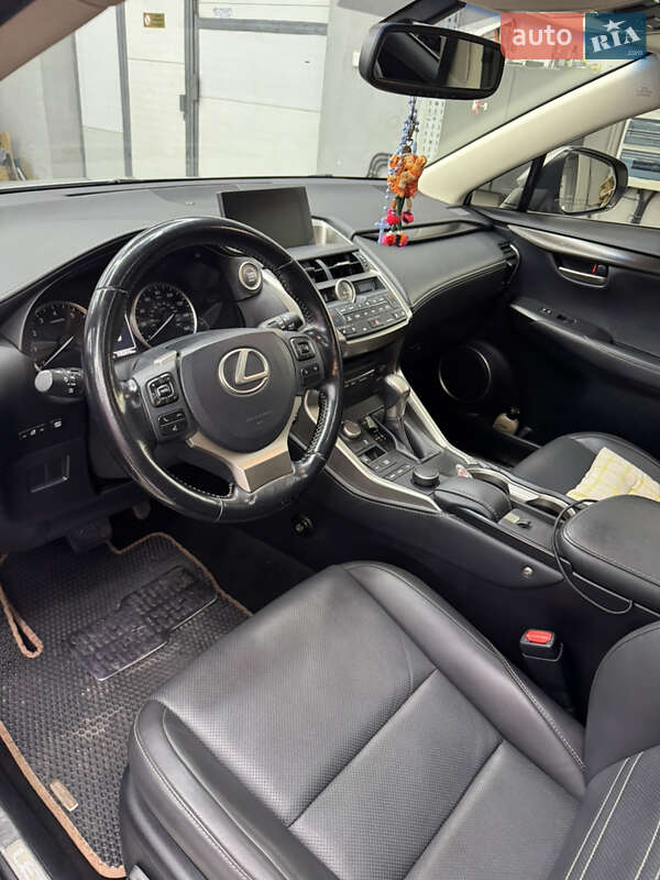 Внедорожник / Кроссовер Lexus NX 2017 в Львове