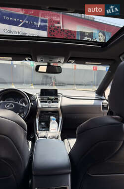 Внедорожник / Кроссовер Lexus NX 2017 в 