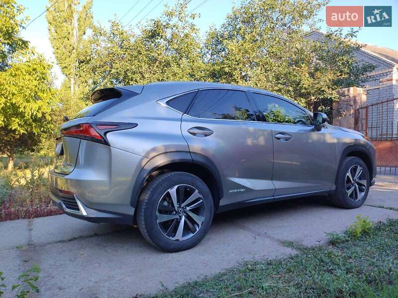 Внедорожник / Кроссовер Lexus NX 2018 в 