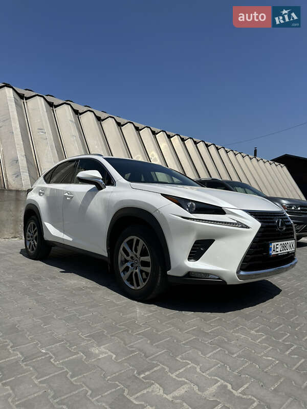 Позашляховик / Кросовер Lexus NX 2017 в Дніпрі