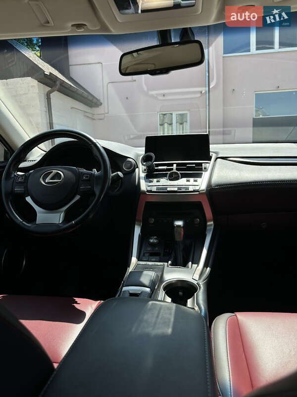 Позашляховик / Кросовер Lexus NX 2017 в Дніпрі