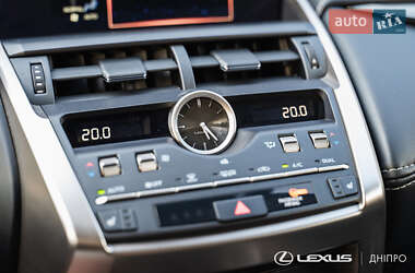 Внедорожник / Кроссовер Lexus NX 2021 в 