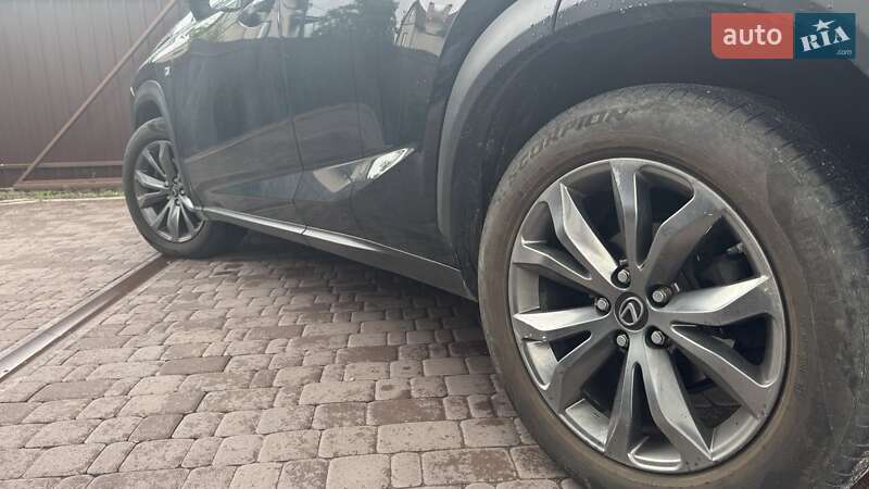 Позашляховик / Кросовер Lexus NX 2017 в Києві