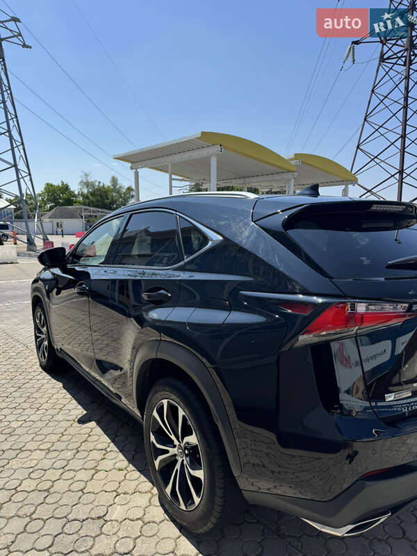 Внедорожник / Кроссовер Lexus NX 2015 в Черновцах