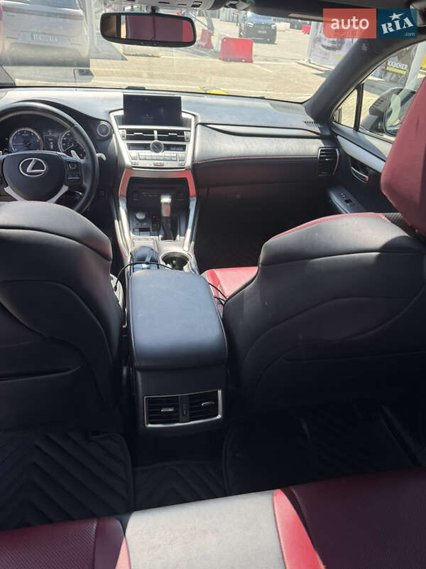 Внедорожник / Кроссовер Lexus NX 2015 в Черновцах